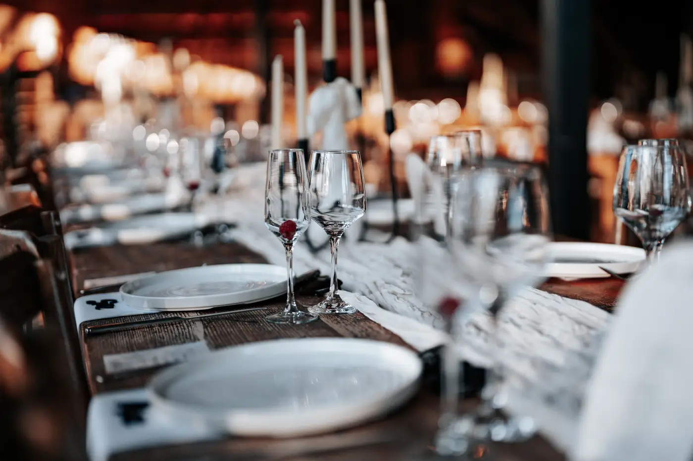 CUTLERY & CROCKERY
